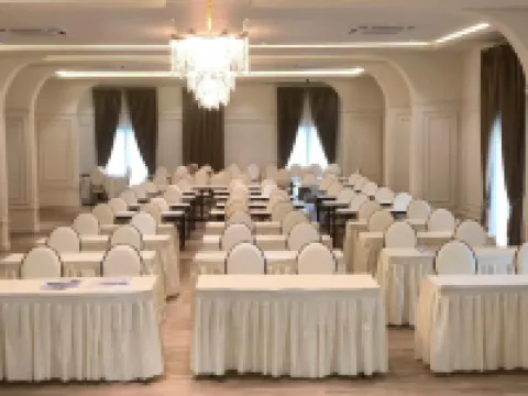 สุพร แกรนด์ โฮเทล โรงแรมในอำเภอ ไชโย