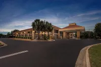Quality Inn & Suites Near Robins Air Force Base