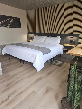 Sugarcreek Village Inn