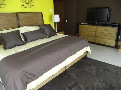 Stunning Oceanfront Luxury Condo Hotels in Las Glorias