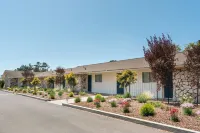 Mendocino Cove Hotels near Noyo Headlands Park