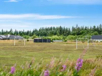 "Lissi" - 3.5km from the sea Hotels in Brovst