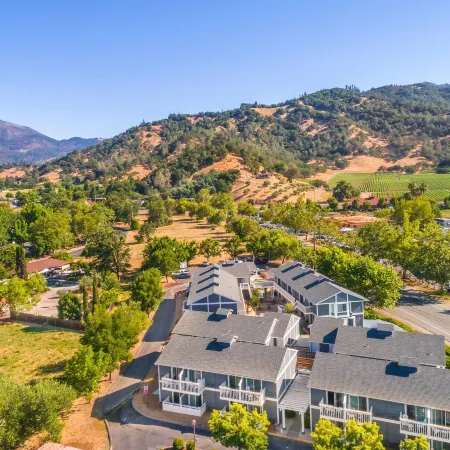 UpValley Inn & Hot Springs Napa Valley, an Ascend Collection Hotel
