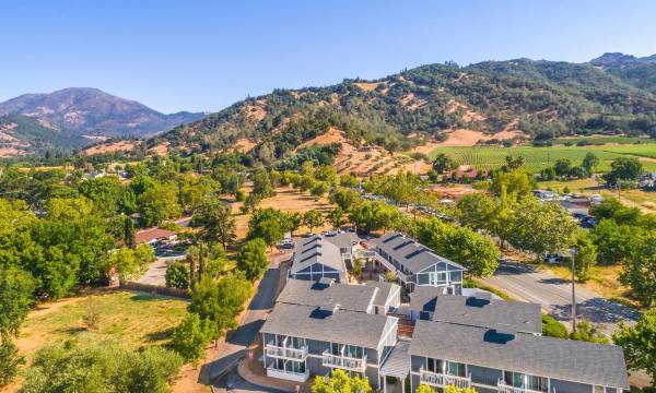 UpValley Inn & Hot Springs Napa Valley, an Ascend Collection Hotel
