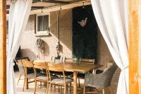 Spacious 4-Bedroom National Park Themed House with Gym and Hot Tub in Arvada Hotels in Arvada