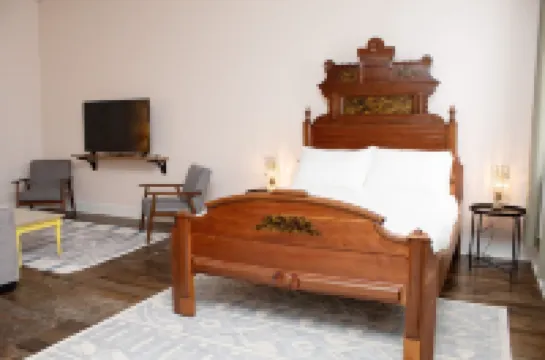 Bischoff Inn - Former 1870 Furniture Factory Now 5 Room Boutique Hotel