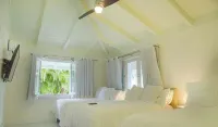 Fantastic Golf-View Villa. W/ Jacuzzi, Maid Hotels in 