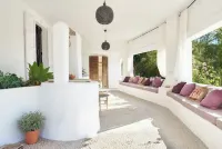 LOOK NO FURTHER! Gorgeous old finca with sea view!