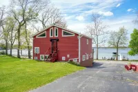 Large Lakefront Retreat – Sleeps 17+