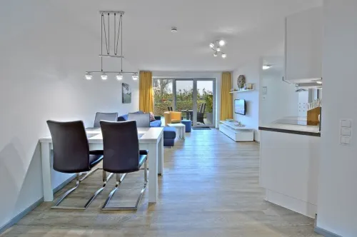 Vacation apartment with terrace - 1.2 Hotels in Drochtersen