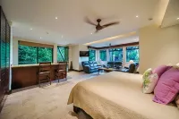 Luxury Villa Manuel Antonio - 8Br Estate w/ Chef, Grand Ocean Views & Beach Path