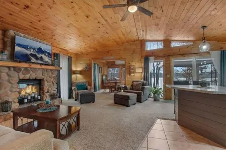 Lakefront! Pine Cone Cottage on Lake McKinley NEW