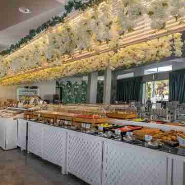 Marathon Beach Resort Dining/Meeting Rooms