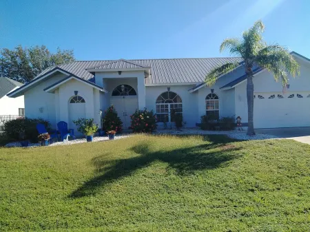 Modern 3 bedroom detached pool home on beautiful canal. 2 Children free