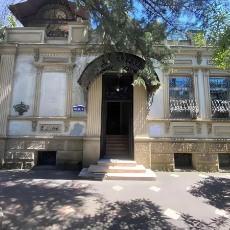 Karvi Hostel & Suites