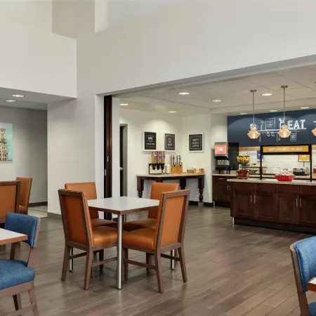 Hampton Inn & Suites Pittsburgh/Harmarville