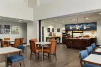 Hampton Inn & Suites Pittsburgh/Harmarville - breakfast