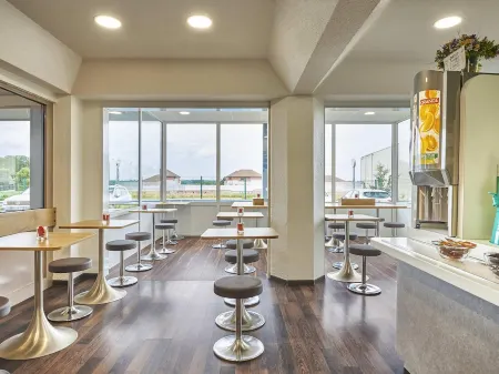 Ibis Budget Santeny Отели в г. Бри-Комт-Робер