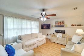Beach Retreat in Jacksonville Pet and Family-Friendly