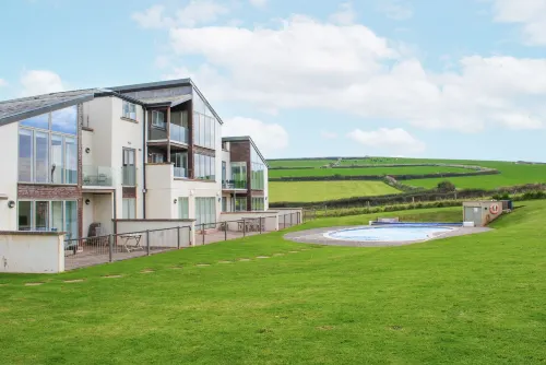 6 Ocean's Edge - Country Houses