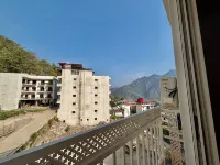 체크 인 홈즈, 리쉬케시 나렌드라 나가르 호텔