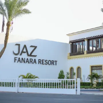 JAZ Fanara Resort Отели рядом с достопримечательностью «Мечеть Аль-Сахаба»