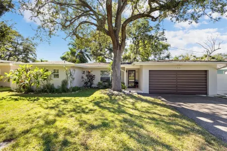 CasaBreeze Cozy Creek House/IRB&Clearwater Beach!! Отели рядом с достопримечательностью «Парк Лейк Вилла»