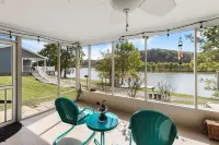 Waterfront Cottage with Private Dock on Claytor Lake. Pet Friendly!