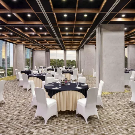 Ibis Styles Jakarta Simatupang Отели рядом с достопримечательностью «Торговый центр Cilandak»