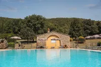 Hotel & Restaurant Casolare le Terre Rosse - Infinity Pools