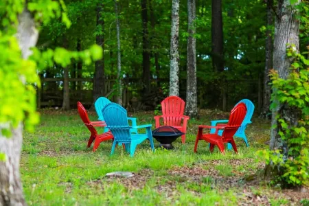 Charlotte Sanctuary, Comfort, Fenced, Sleeps 11