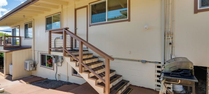 Walk to Beach: Koloa Getaway w/ Ocean Views Ξενοδοχεία στην πόλη Koloa