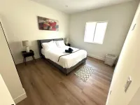 Charming 2-bedroom apartment with WiFi, AC in beautiful Burbank