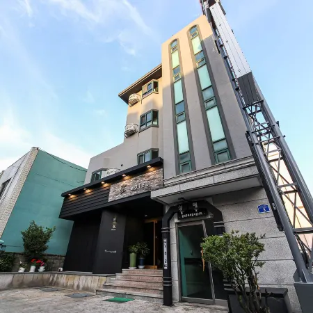 Gangneung K Motel Отели рядом с достопримечательностью «Павильон Кёнподэ»