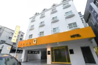 Hotel Stay Q