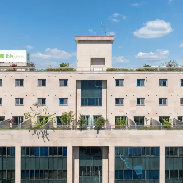 Ibis Styles Ambassador Jeonju City Centre Отели рядом с достопримечательностью «Jeondong Catholic Church»