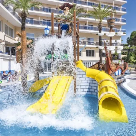 Hotel Oasis Park Splash