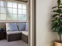Chic Apartment with Sun Lounge Near Manly Beach
