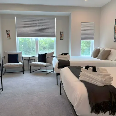 4BR Townhouse with Parking - WV rep 3
