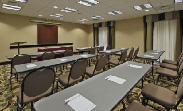 Hampton Inn & Suites Alexandria