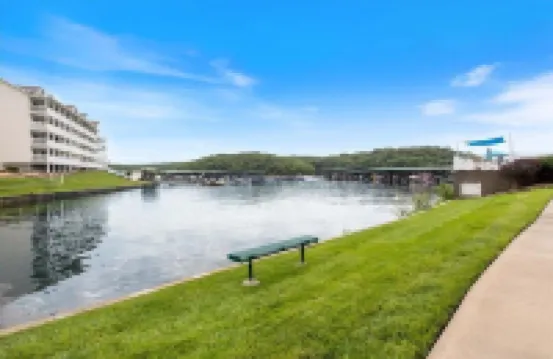 Lakeview Condo, Pools, Patio With Grill, Near PB2 Launch