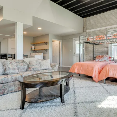 Pet-friendly Countryside Retreat in Whiteland!