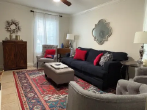 OXFORD MS Central Location - AND COMFORTS OF HOME - New on Rental Market!