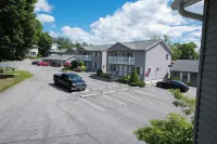 Adirondack Retreat Inn & Suites - Motels