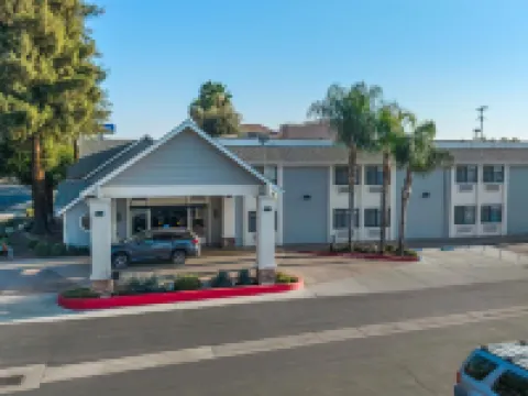 Best Western Town  Country Lodge Hotels in Tulare