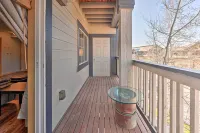 Steamboat Home w/ Garage, 1 Mi to Ski Resort -  Apartamentos vacacionales
