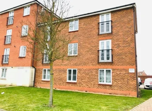 2 Double Bed Flat, En-suite, Top Floor, With Private Parking Hotels in Hatfield
