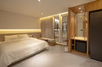 H Avenue Hotel Gwangju Cheomdan - balcony