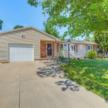 Walk to Park: Waterloo Home w/ Furnished Deck