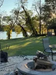 Secluded Waterfront Retreat 2 bed 1 1/2 baths private guest house w Pool & Beach